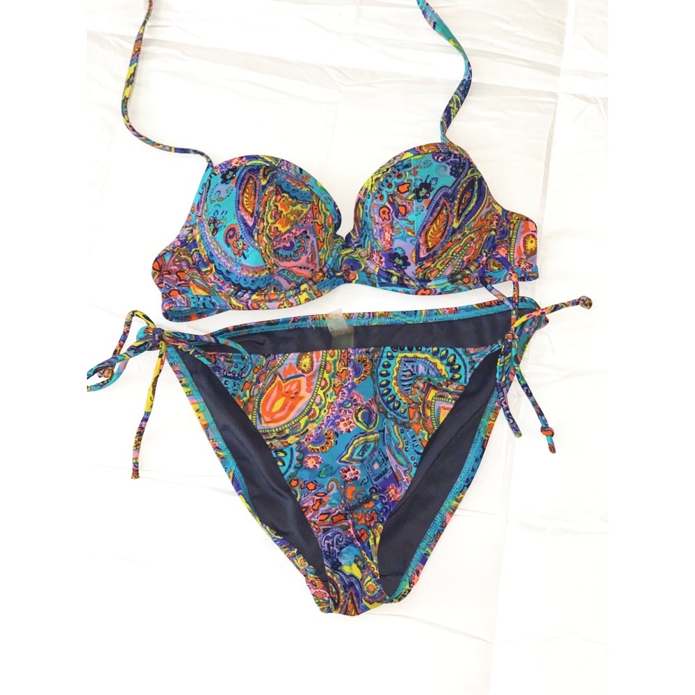 Victoria’s Secret Bikini